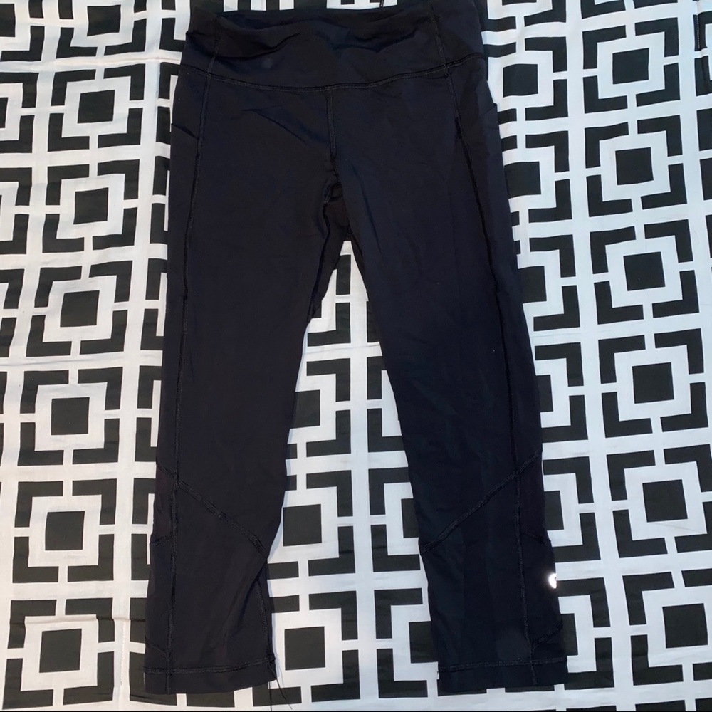 Black Lulu lemon cropped tights - US size 4